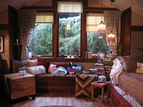 Aria Montgomery Bedroom