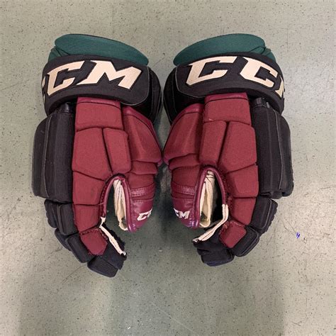 arizona coyotes hockey gloves