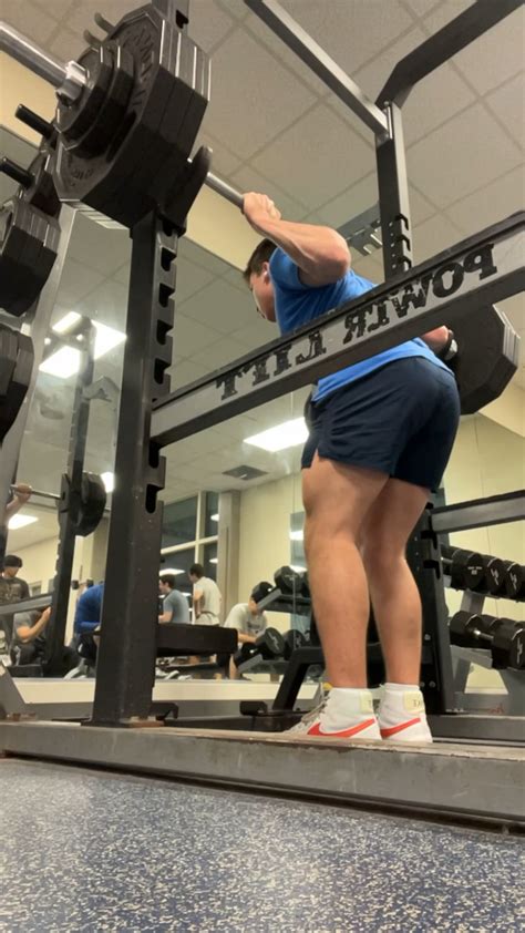 Arm Going Numb During Squats