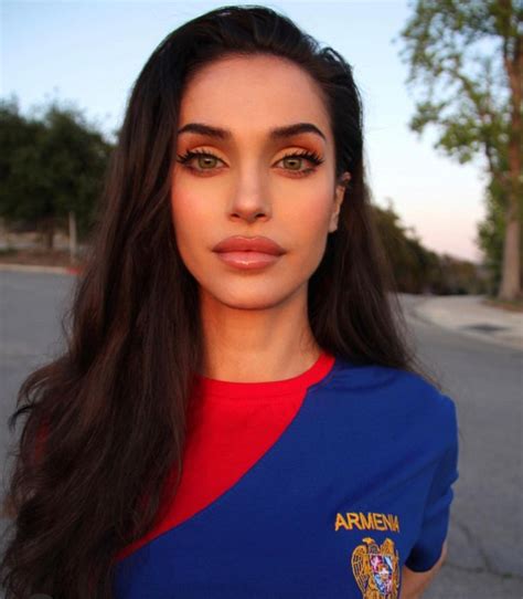 armenia flag femme