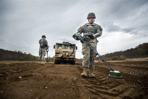 Set 'em Up, Knock 'em Down What does an Army combat engineer do