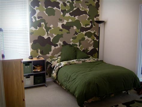 Army Bedroom Décor Army Bedroom Décor With Wooden Cots