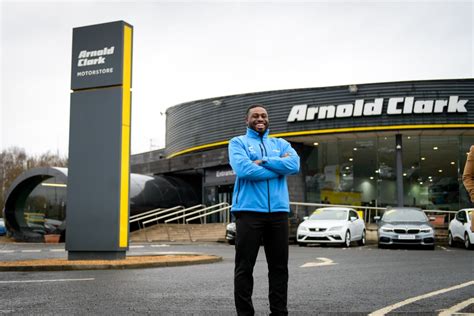 Scots billionaire car dealer Sir Arnold Clark will be laid to rest in
