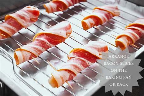arranging bacon slices