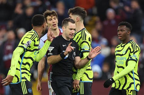 arsenal and aston villa players