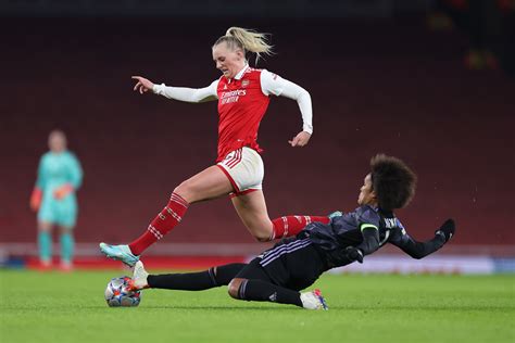 arsenal v bayern munich women on tv