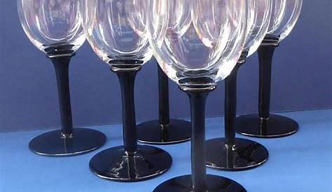Art Deco Martini Wine Glass From Decoart Decoart Americana Gloss Enamels Crystal To Make With Glass Wine Glass Designs Hand Painted Wine Glasses Wine