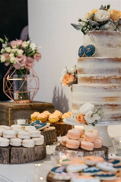 Art Gallery Wedding Cake