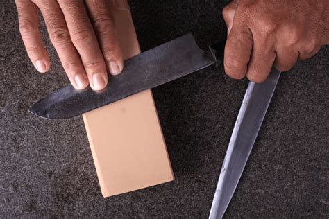Art Sharpening Knives
