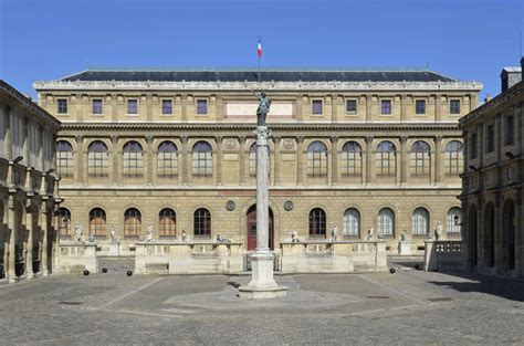 art universities in paris
