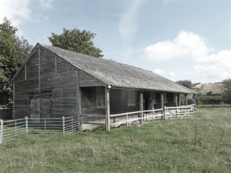 Arthur Il Auction Barn