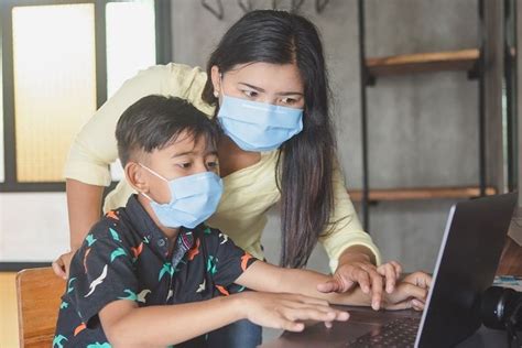 artikel pendidikan indonesia di tengah pandemi covid 19