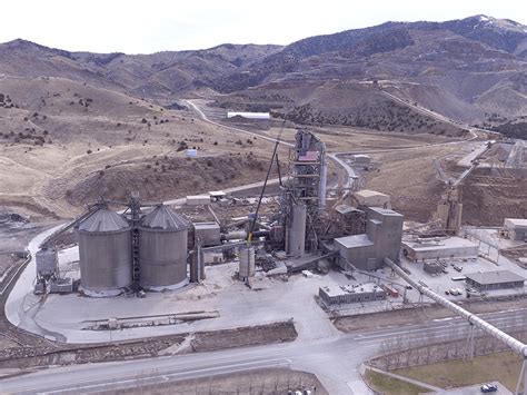 CRH to acquire Ash Grove Cement