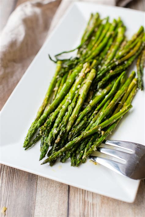 Asparagus with lemon and pepper