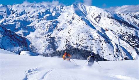 Man skiing in Aspen, Colorado Luxury in Aspen The