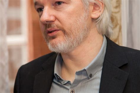 assange cosa ha fatto