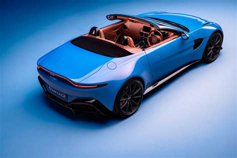 2021 Aston Martin Vantage Roadster races in with fastest convertible roof