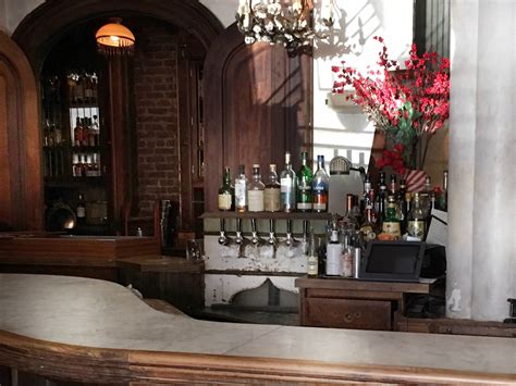 Discover the Ultimate Nightlife in Astoria's Best Bars: A Hidden Gem Guide