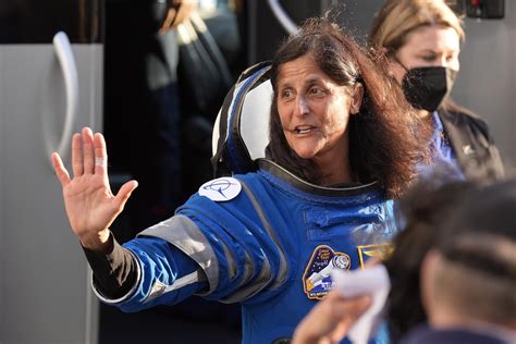 astronauts suni williams