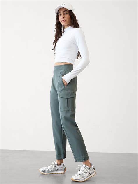 athleta endless cargo pants