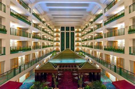 atrium hotel & suites