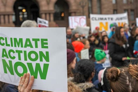 attivisti contro il cambiamento climatico