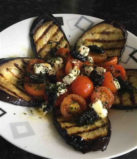 aubergine a la poele with tomatoes