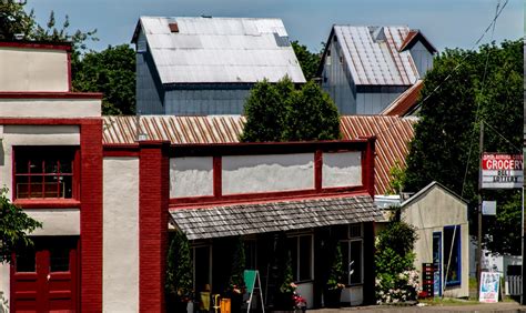 Aurora, Oregon: Secrets Revealed Under Night Sky