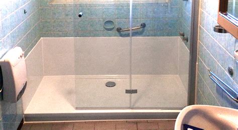 Aus Ihrer alten Badewanne wird ein geräumiges Duschvergnügen. wannenwechselrohedes Webseite!