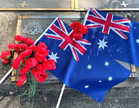 australian flag protocol anzac day