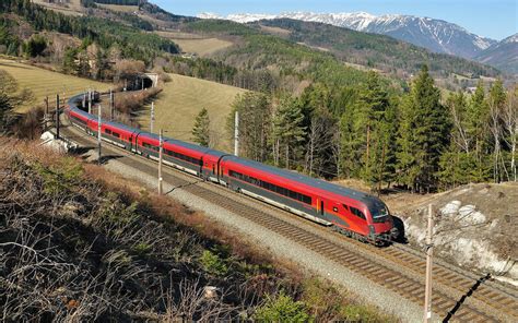 austria to salzburg train