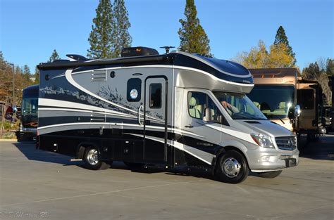 auto and rv dealers