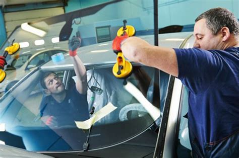 Auto Glass Replacement Service