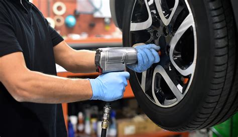 Autobanden services Elst