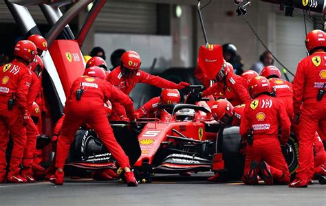 average pay f1 pit crew