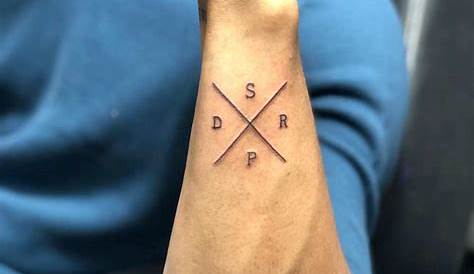 40 Interesting Small Tattoo Designs for Men with New Ideas