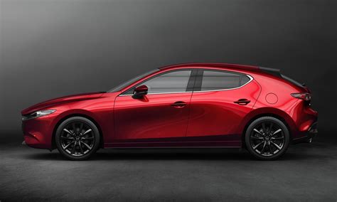 Itt az új Mazda 3 és szebb, mint valaha Autóstart