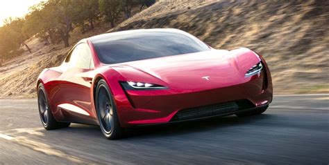 Különleges színekkel érkezik az új Tesla Roadster mahev