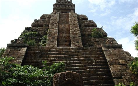 Aztec Structures In Mexico