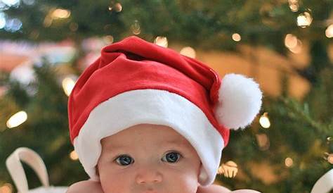 20 Adorable Baby's First Christmas Outfits