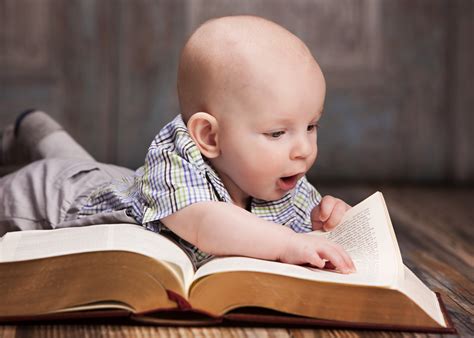 baby reading