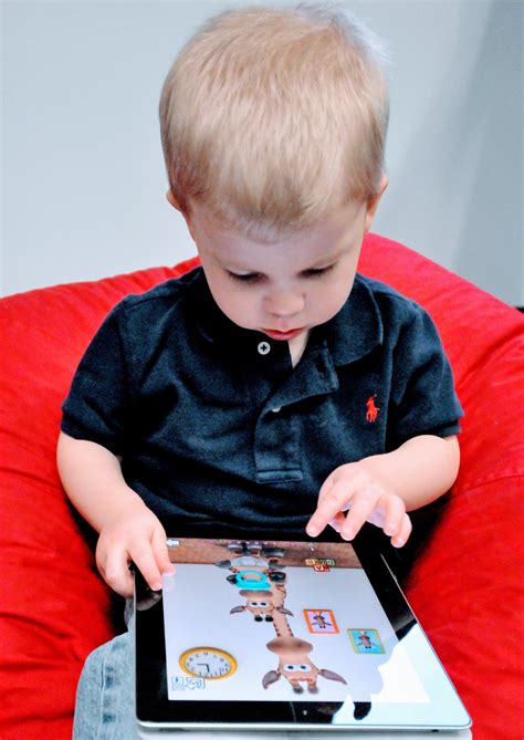 The Relationship Between Screen Time and Your Baby’s Eyesight Development