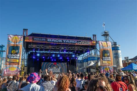 Back A Yard In Crowd