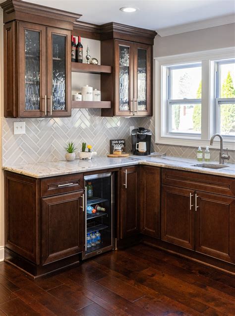 Awasome Backsplash Ideas Brown Cabinets References