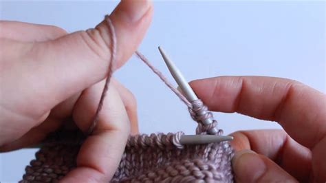 backward loop cast on method in knitting