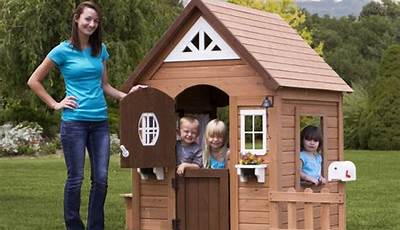 Backyard Discovery Playhouse