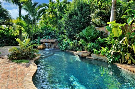 Key West Secret Garden Tropical backyard, Tropical pool landscaping