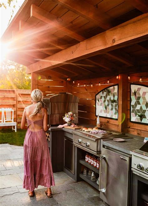 backyard kitchen meaning