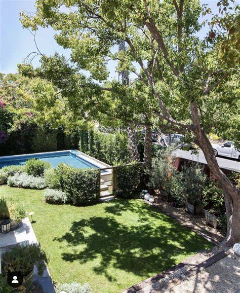 backyard la