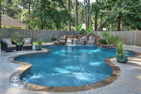Backyard Swimming Pool Ideas